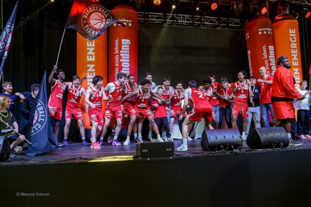 U19SL: Wir sind Staatsmeister! Stazic Buzzer-Beater vollendet perfekte Saison!