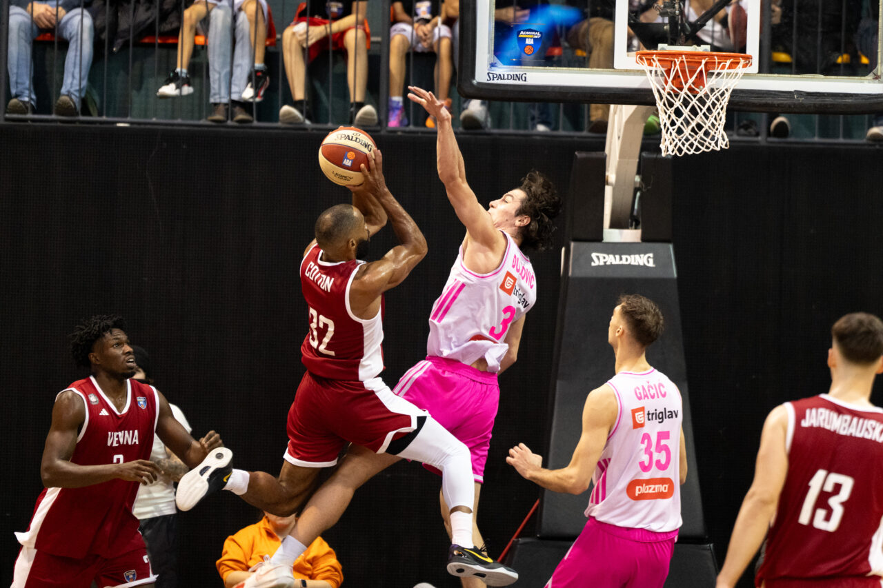 251017_crowncapture_lesteve_7R49078