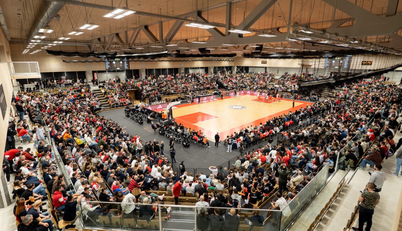 251123_crowncapture_7R44635