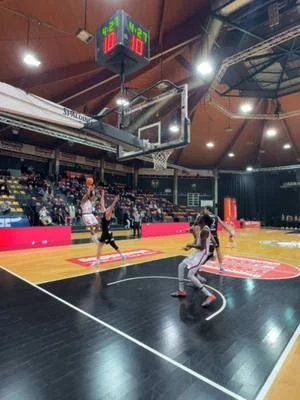 Nice shot @Zac Owens ❤️ #bcvienna #alekssocial #basketballclubvienna #basketball🏀 #basketball...